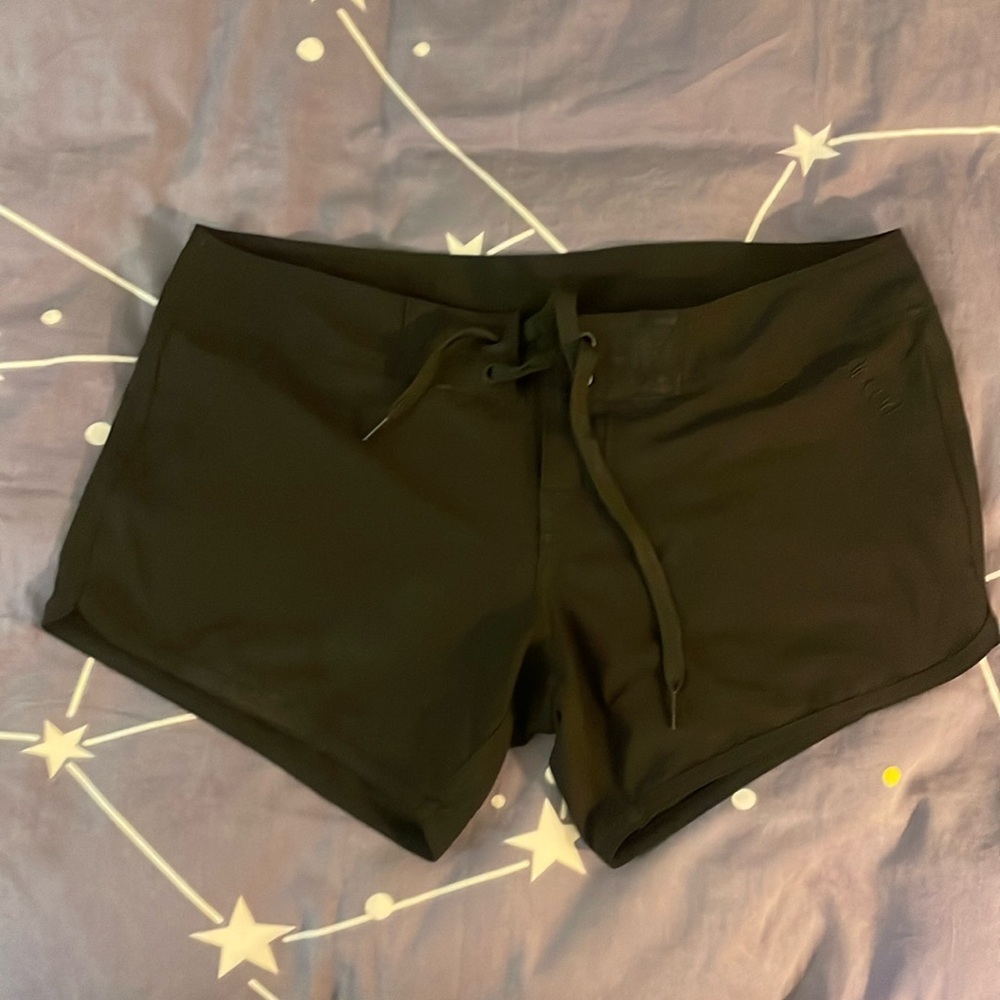 ripcurl Shorts Women's Medium Black Pull On Drawstring Rear Pockets